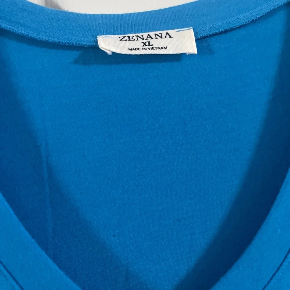 Zenana Outfitters Bright Blue V-Neck Tee - Picture 4 of 8